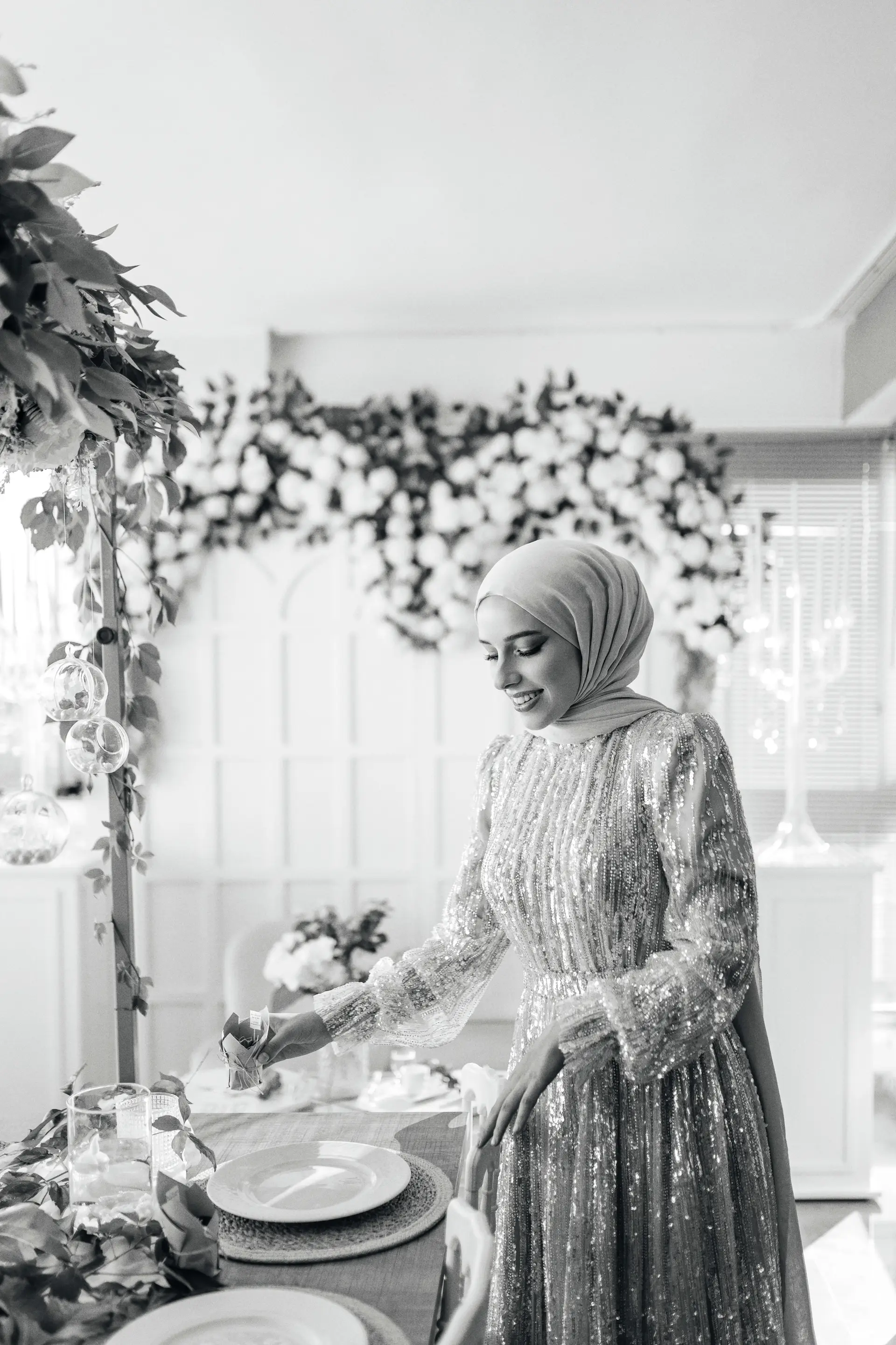 Minimalist ceremony flowers