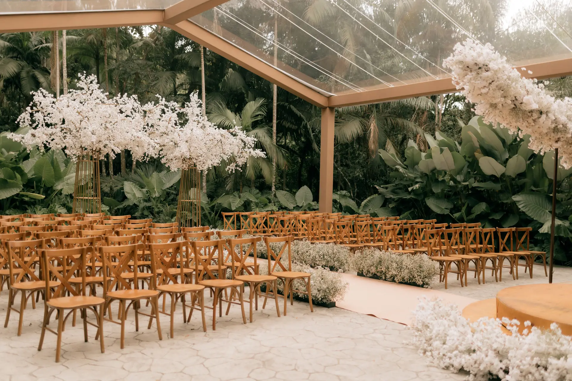 Romantic garden wedding in New Zealand
