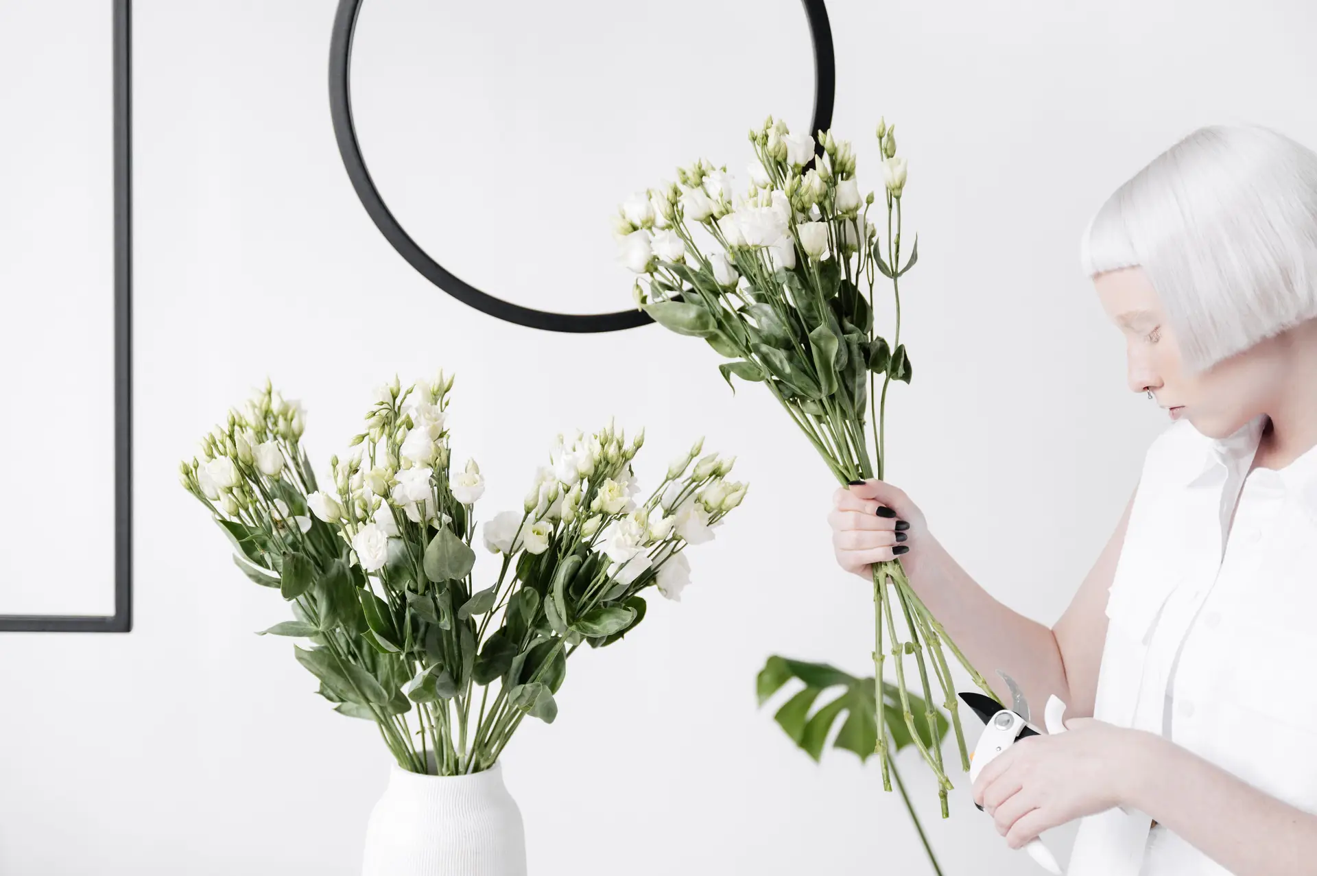 WhiteBloomAtelier floral studio interior with minimalist white flowers